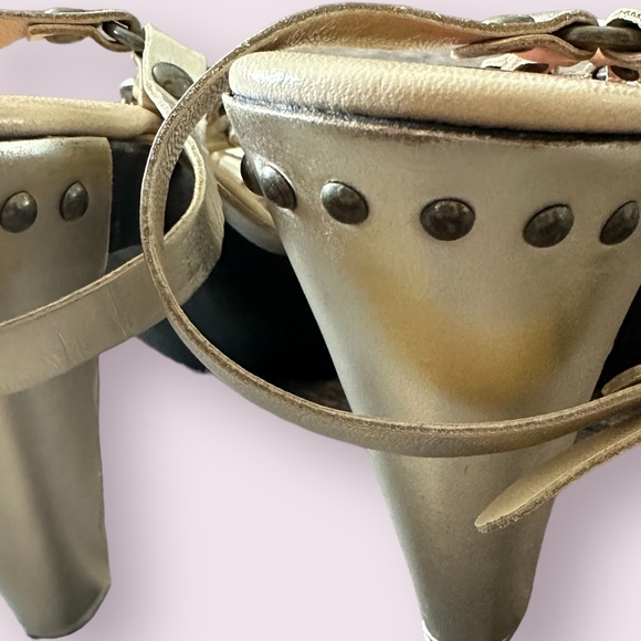 Women’s Michael Kors Made In Italy Leather Strappy Studded 4” Metallic Heels S 9 - Picture 9 of 14